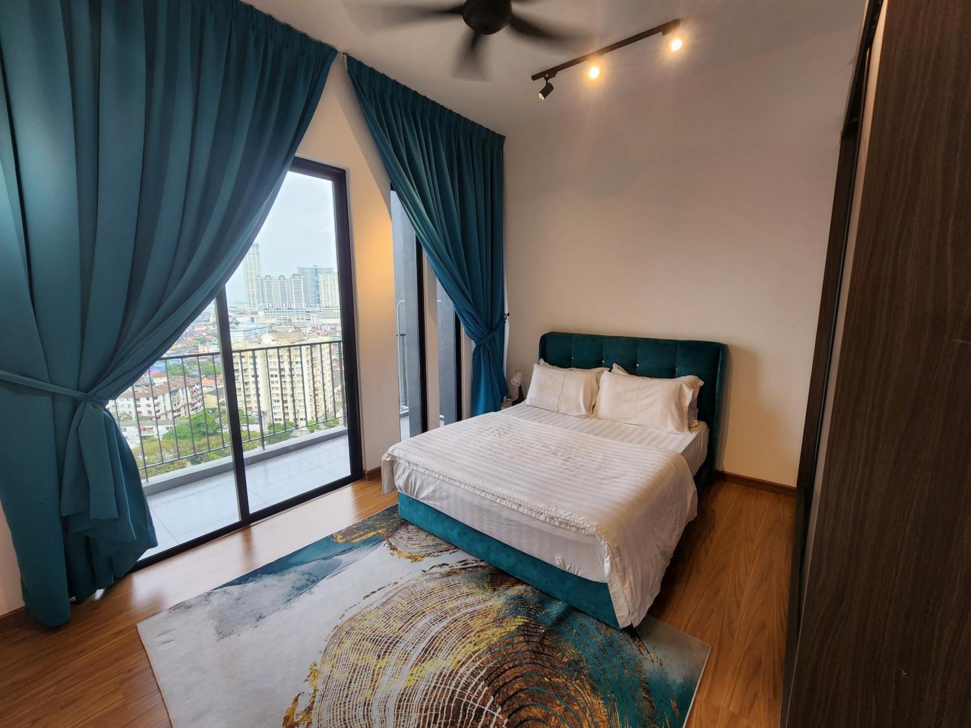 Beacon Executive - Skypool Penang View