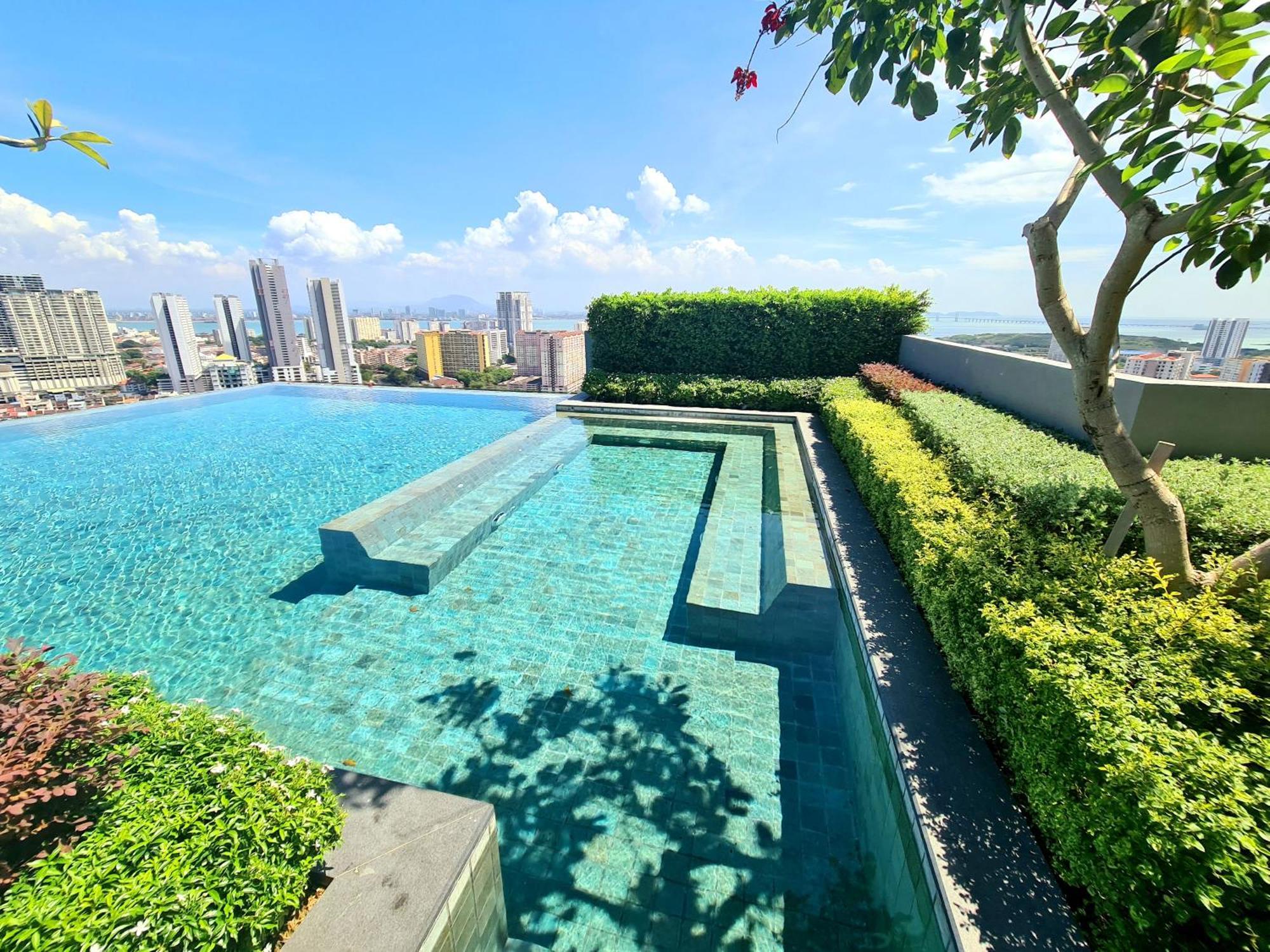 Beacon Executive - Skypool Penang View Apartment *