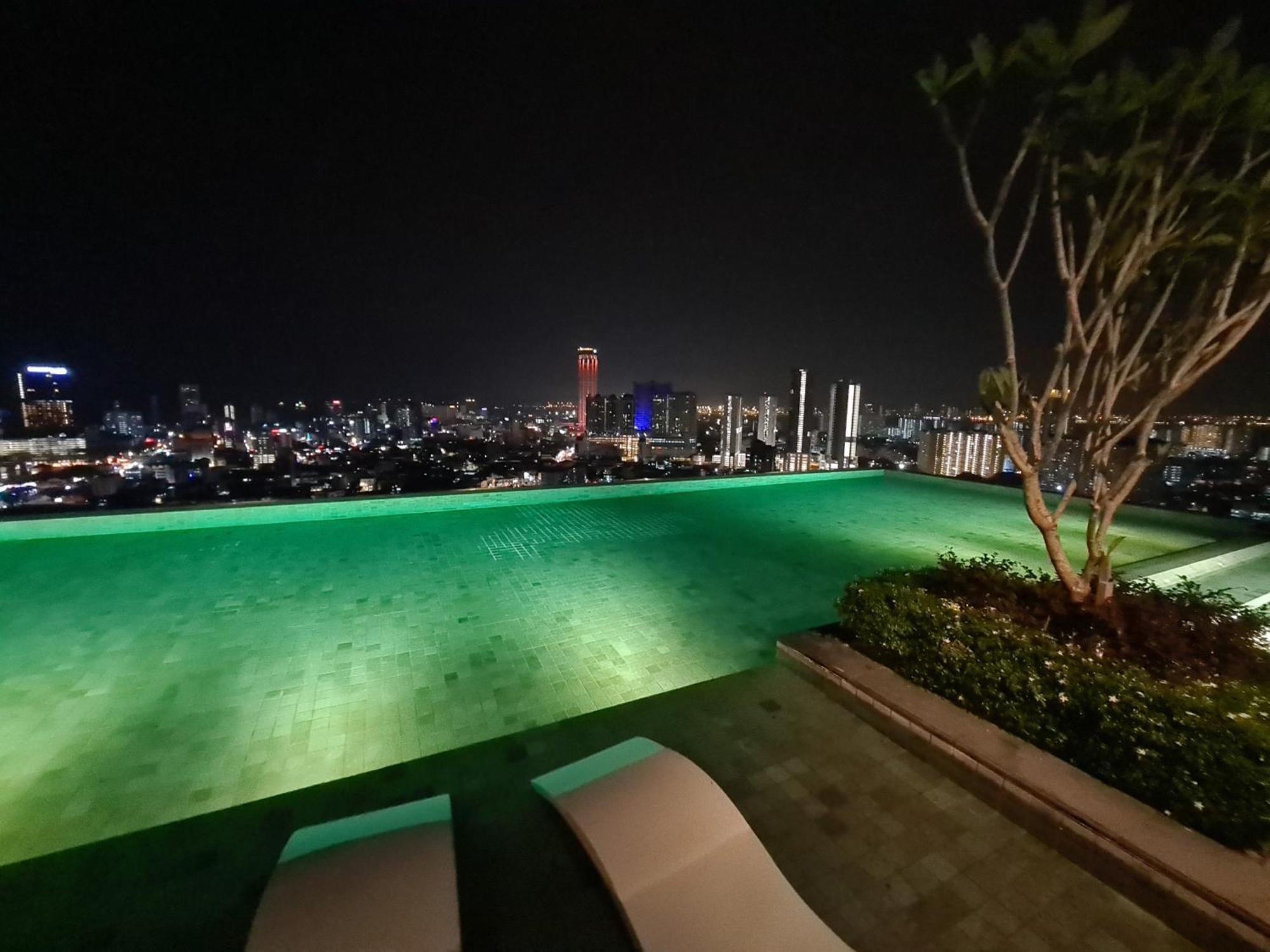 Beacon Executive - Skypool Penang View