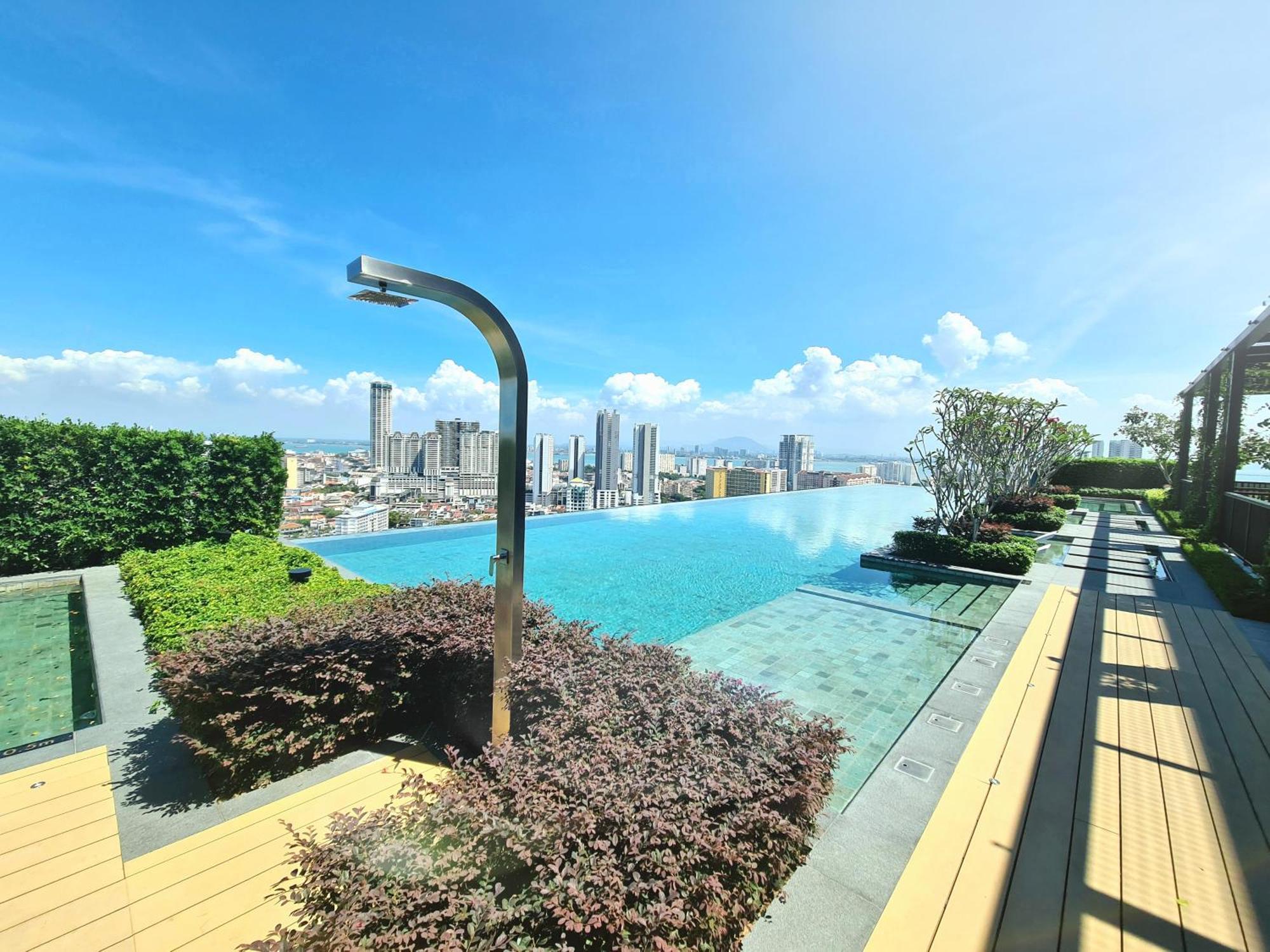 Beacon Executive - Skypool Penang View