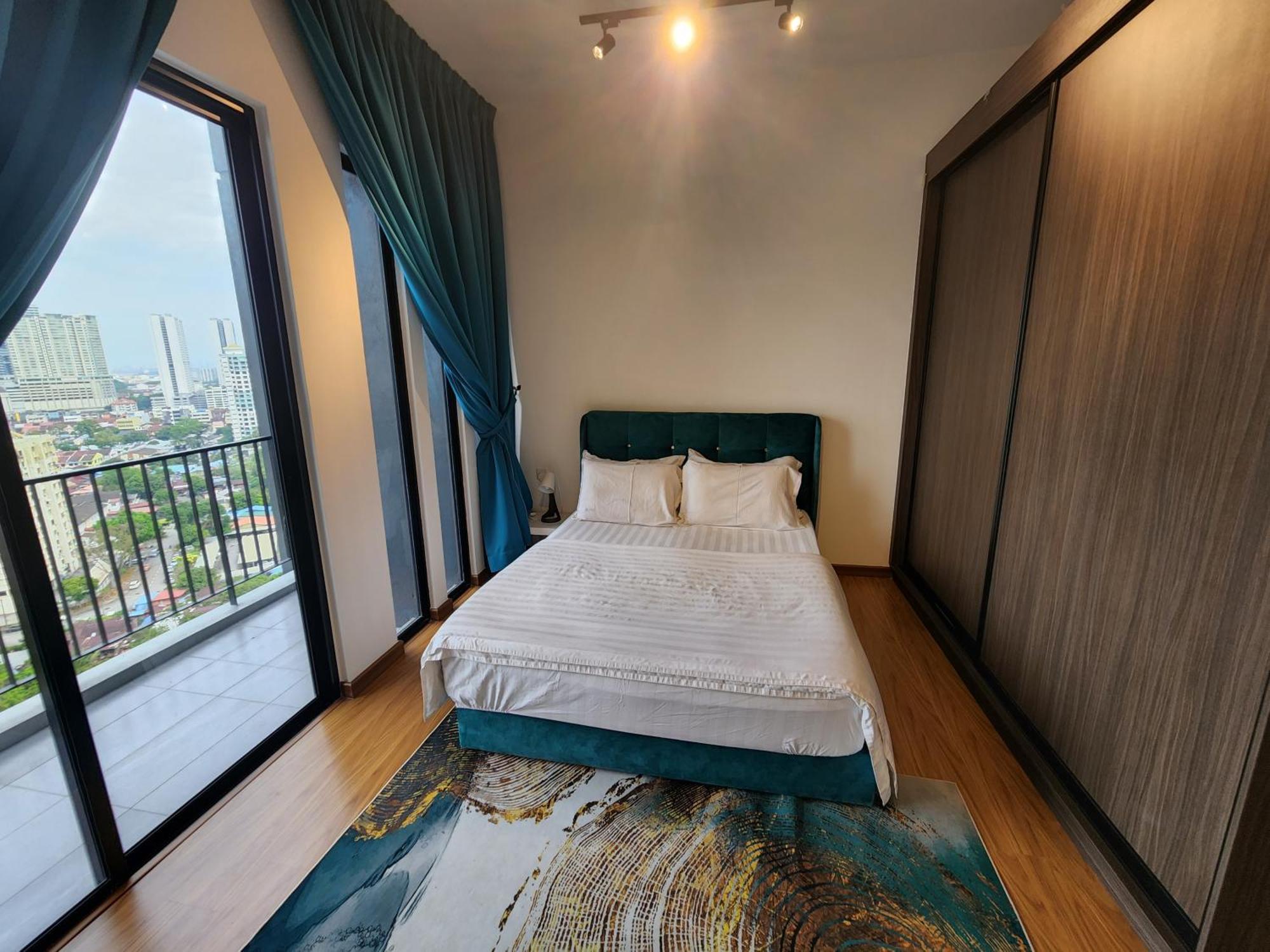 Beacon Executive - Skypool Penang View Apartment *
